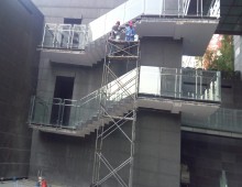 盈泰中心室外外楼梯防水维修